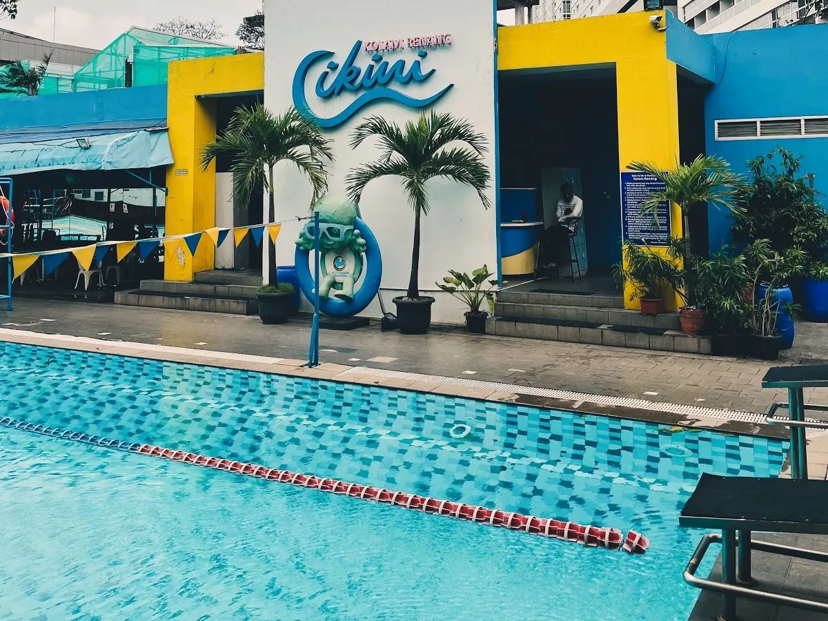 Kolam Renang Cikini